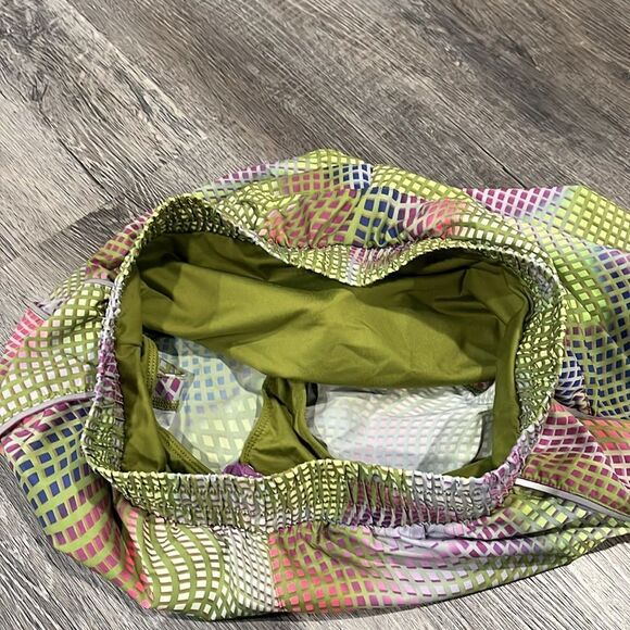 Fabletics NWOT Vibrant Women's Shorts - M - Picture 11 of 13